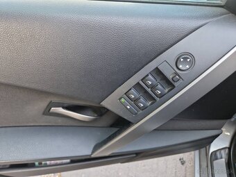 Predám BMW Rad 5 520d 110 KW sedan r.v.2006 manuál - 11