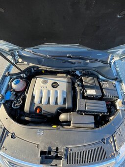 Volkswagen Passat 2.0tdi 103kW HIGHLINE dsg - 11