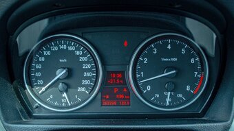 BMW Rad 3 Touring 335i M paket 225 kw - 11