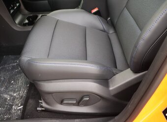 MG 4 LUXURY 64kwh - NOVÉ - MAX VÝBAVA - 11