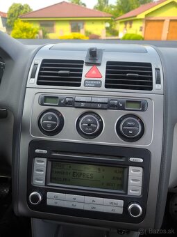 Volkswagen Touran - 11