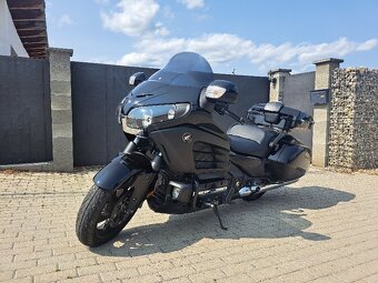 Honda Goldwing GL 1800 F6B - 11