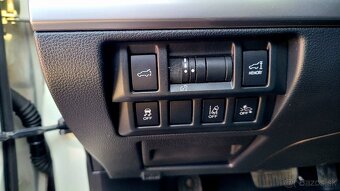 Subaru Legacy Outback 2,0 D 110 kW A/T 4x4 - 11