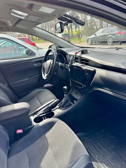 Toyota auris 1.6 valvematic, výbava executive - 11