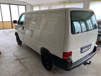 Transporter T4 2,5TDI 65.kW. mot AJT - 11