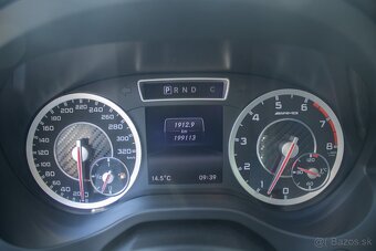 Mercedes-Benz A 45 AMG - 11