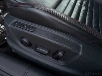 Škoda Octavia Combi 2.0 TDI DPF RS DSG - 11