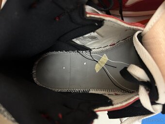 Jordan 1 Retro High OG Chicago Lost and Found - 11