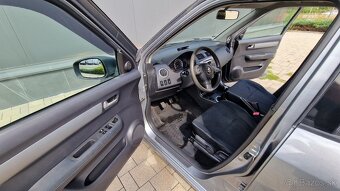 Suzuki Swift 1.3i 16V - 11