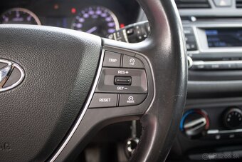 Hyundai i20 1.1 Black - 11