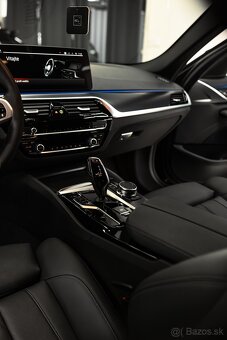 Predám BMW Rad 5 Touring 530d mHEV xDrive - 11