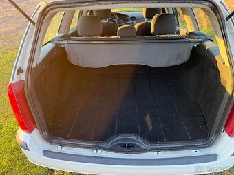 Ford focus kombi 1,6 16v benzín - 11