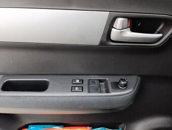 Suzuki Swift ,klíma,vyhrievané sedačky - 11