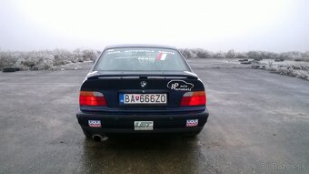 BMW 320 i rok 1993 - 11