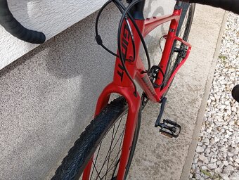 Ponúkam na predaj gravel Giant Revolt 1  28" - 11