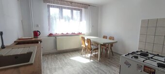 Veľký rodinný dom na predaj - 11