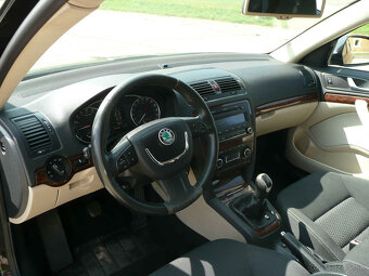 Škoda Octavia Combi 2.0 TDI CR DPF Elegance - 11