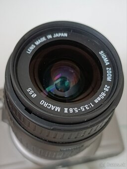 Canon EOS s objektívom a filtrom - 11