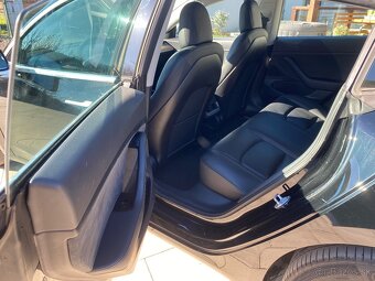 Tesla model 3 - 11