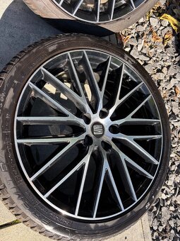 ✅ 5x112 r19 Seat ateca disky plus celoročne pneu dot 2023 - 11