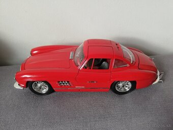 1:18 Mercedes Benz 300SL - 11