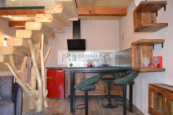 Na predaj krásny objekt so šiestimi chatkami Podhájska - 11