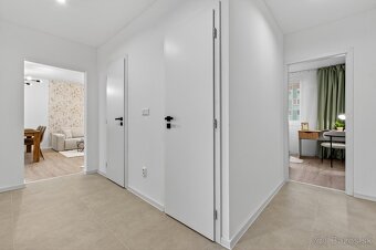 NA PREDAJ ŠTÝLOVÝ 3-IZBOVÝ BYT, KOMPLETNÁ REK., PETRŽALKA - 11