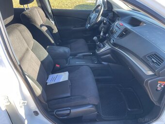 HONDA CR-V 2,2i-DTEC 4x4 110kw Tažné bez koroze 2015 - 11