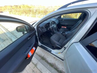 Predám Volvo V50 1,6 drive e 81kW r 2011 - 11