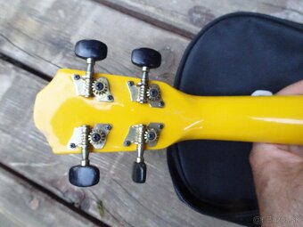 Predám krásne Ukulele Baton Rouge-ešte pôvodná 1.séria - 11