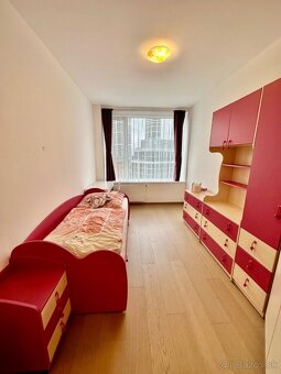 Prenájom 4 izbový byt na Landererovej ulici Bratislavy. - 11