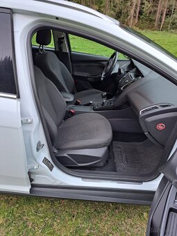 Ford Focus Combi 1.0 EcoBoost Rival X - rodinné auto - 11