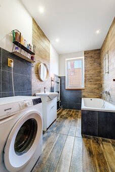 DVOJGENERAČNÝ DOM V ČANI - 11