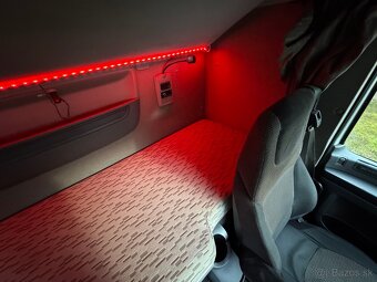 DAF XF 460 + Krone BDF souprava 2016 r. - 11