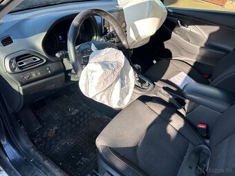 Hyundai i30 1.5 DPi Family - 11