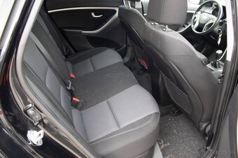 Hyundai i30 1.6 CRDi DOHC 16V Comfort - 11