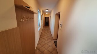 EXKLUZÍVNY PREDAJ-prerobený 4 izb.RD s vedľajším domom v KN - 11