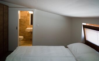 🏢 Na predaj: Apartmánové poschodie – centrum Komárna - 11