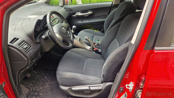 Toyota Auris 1,6 - 11