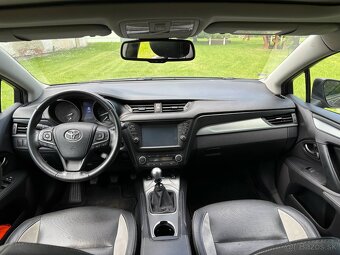 Toyota Avensis Combi 2.0 D-4D S&S Executive - 11