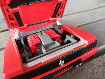 Bburago Ferrari Testarossa 1984, 1:18 - 11