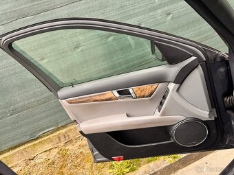 Mercedes C350 - 11