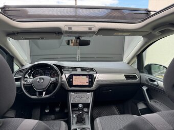 VOLKSWAGEN TOURAN, 1,5 TSI, BENZÍN, MANUÁL, 6/2019 - 11