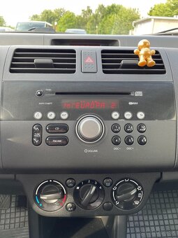 Suzuki Swift 1.3 GLX ABS - 11