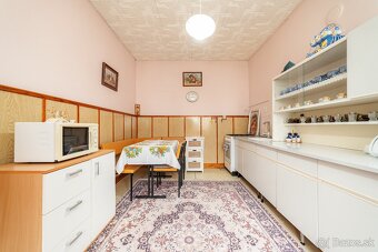 4-izbový rodinný dom s veľkým pozemkom a garážou – Borský Mi - 11