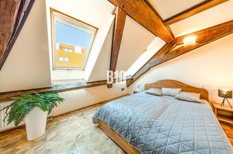 Jedinečný podkrovný mezonet v historickom Esterháziho paláci - 11