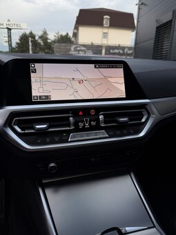 BMW Rad 3 320d x-Drive A/T M-Sport Edition SK ŠPZ - 11