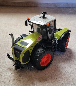 Bruder traktor Claas Xerion 5000 - 11