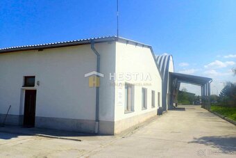 Skladový areál s pozemkom 10 000 m2 v priemyselnej zóne - 11
