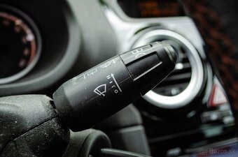 Opel Corsa 1.4 16V Cosmo - 11